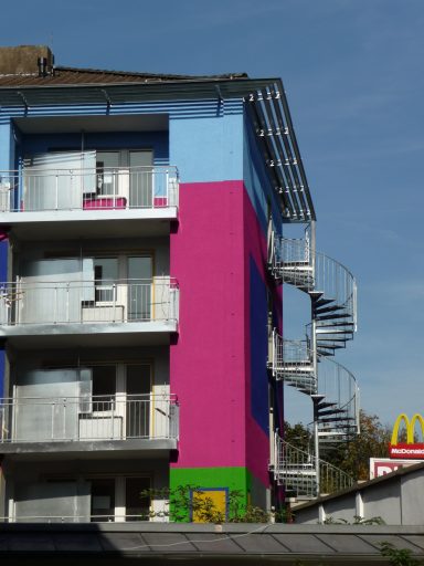Spindeltreppe an Hotelgebäude Spindeltreppe an Hotelgebaeude